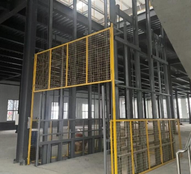 海尾镇请详细介绍一下货梯安装在室外的维护方法